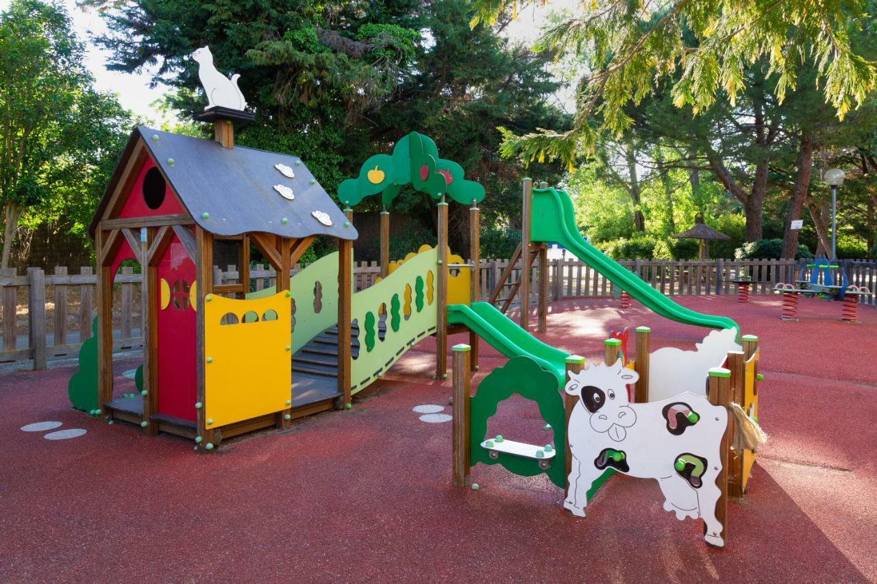 Sowell Residences Les Mazets Арл Екстериор снимка